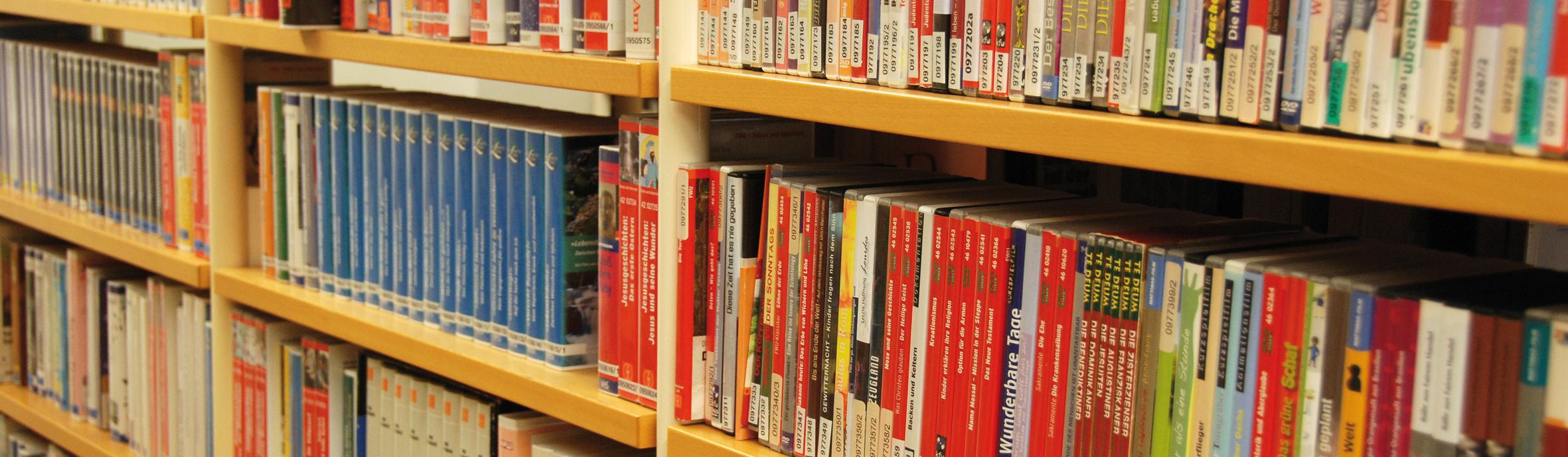 Medienladen Saarbrücken (c) Dim Hou / unsplash.com Medienladen Saarbrücken